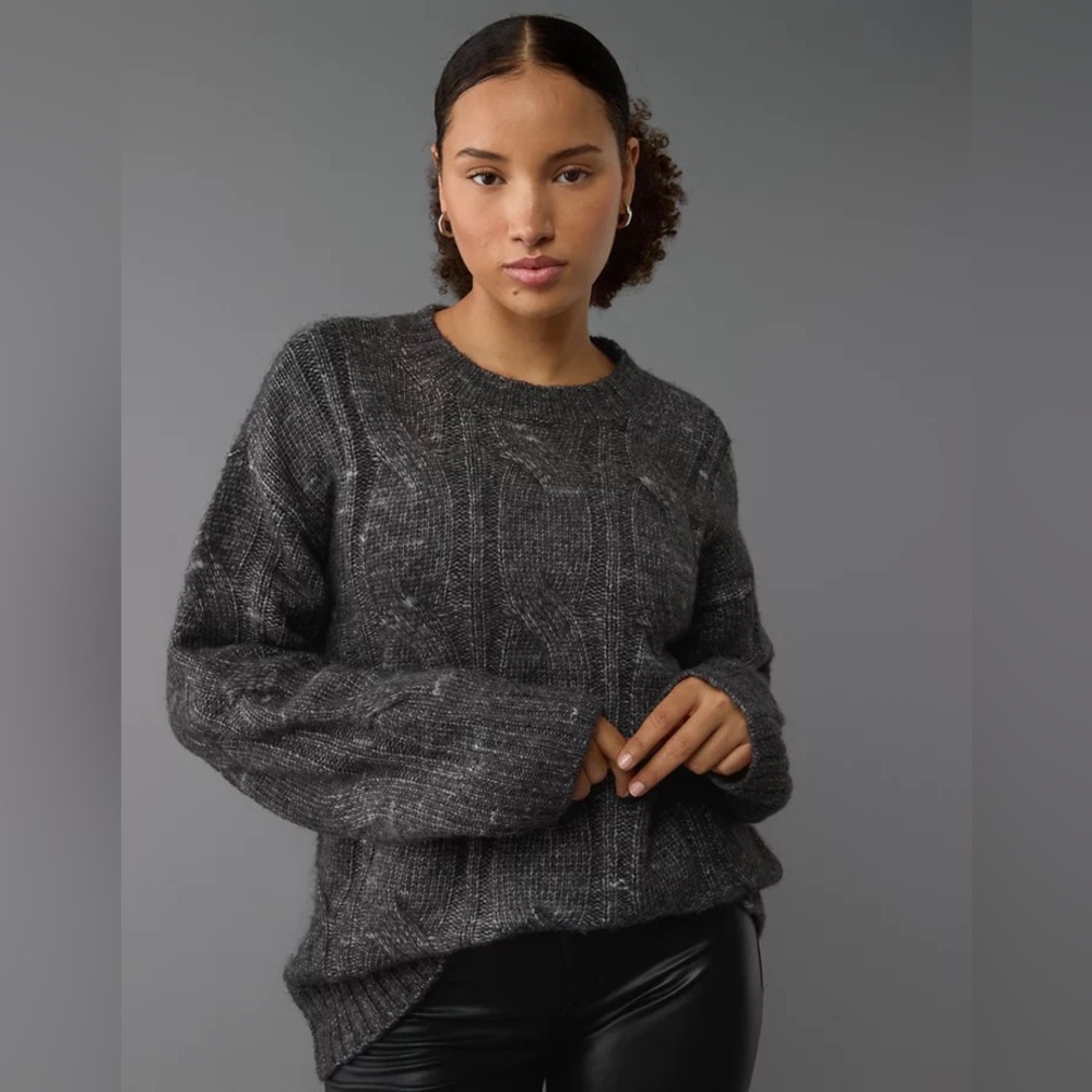 NWT - AE Whoa So Soft Cable Knit Sweater. Size Small. - Picture 2 of 9